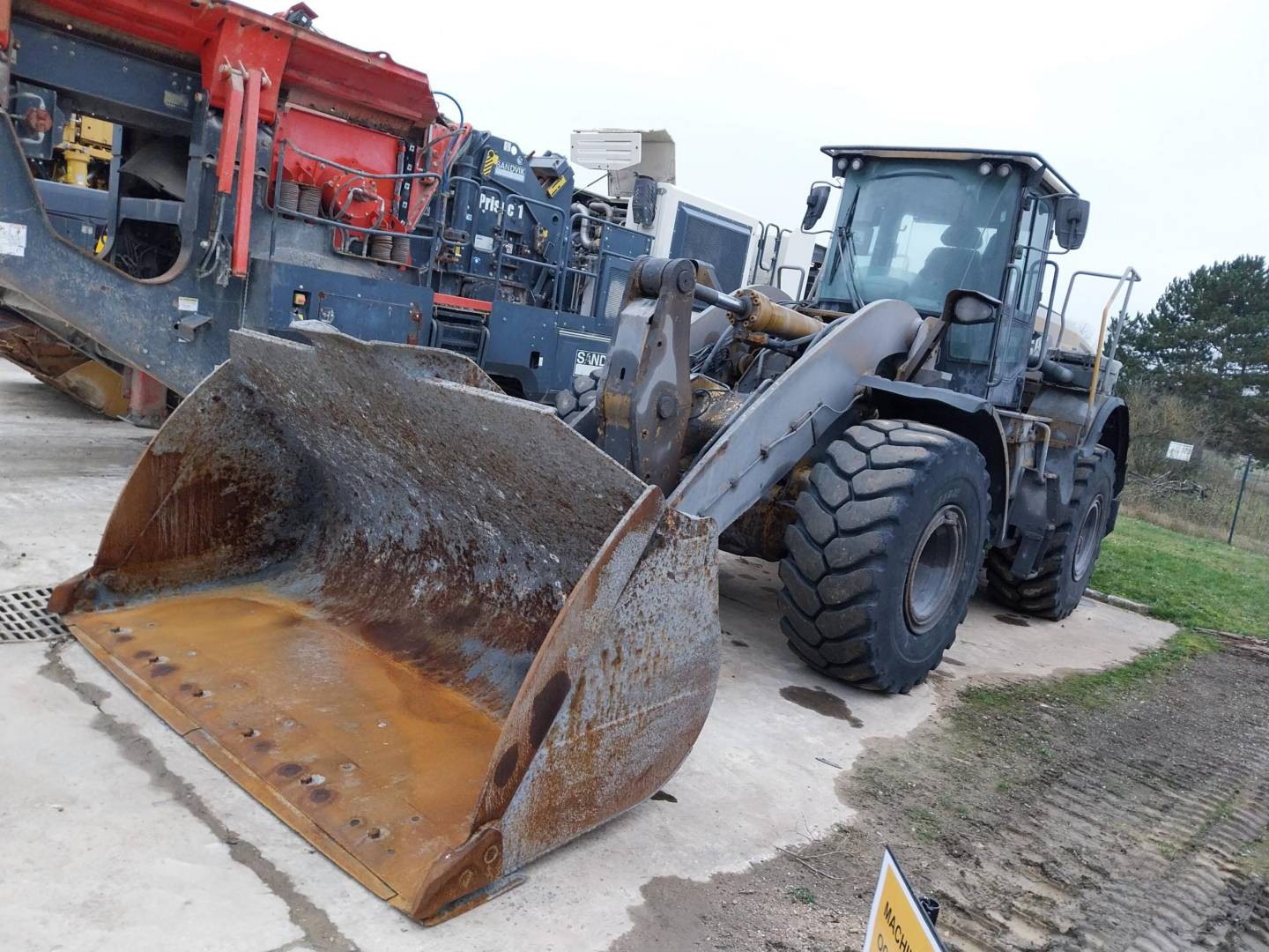 CAT 950M