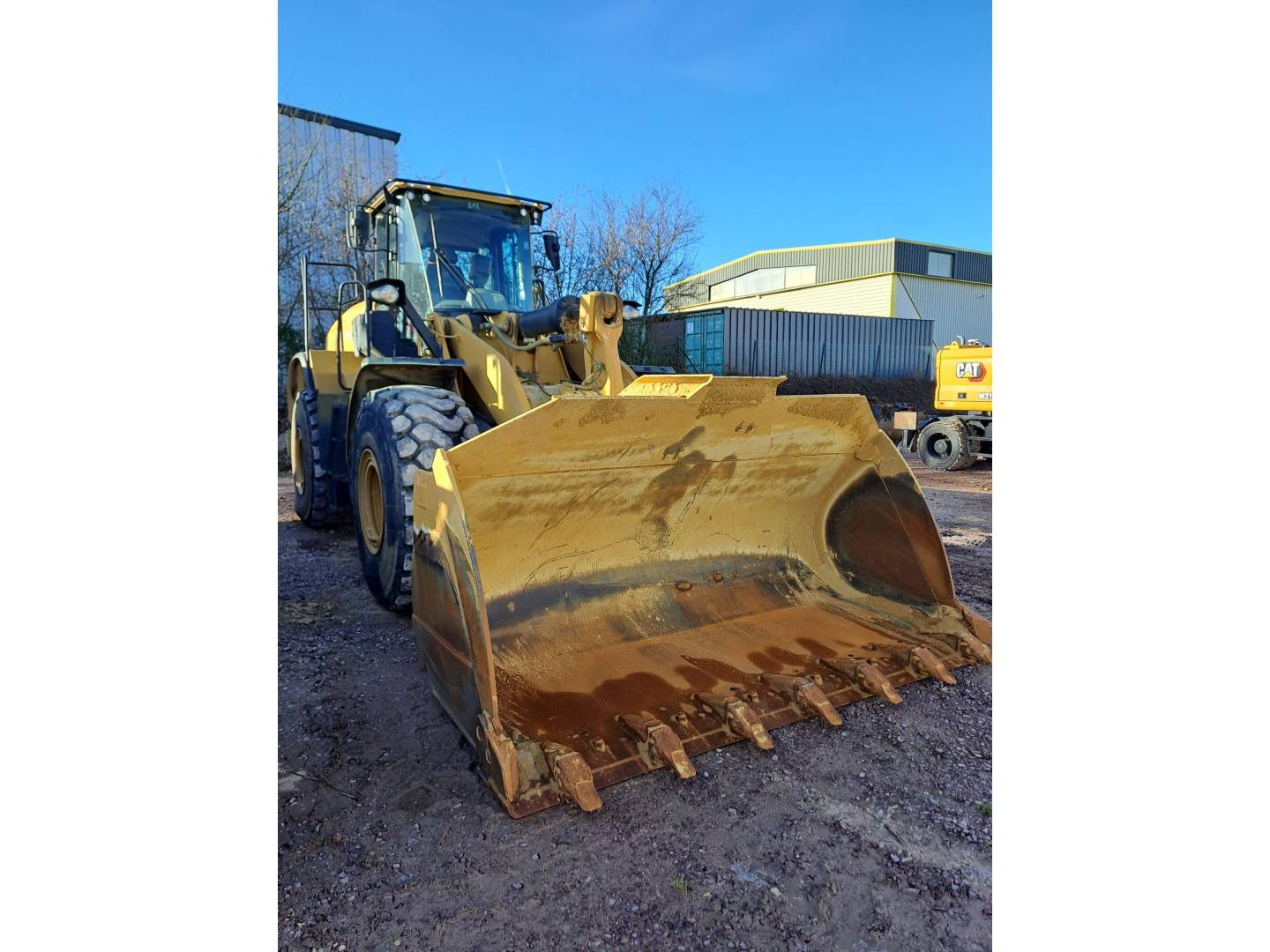 CAT 966M