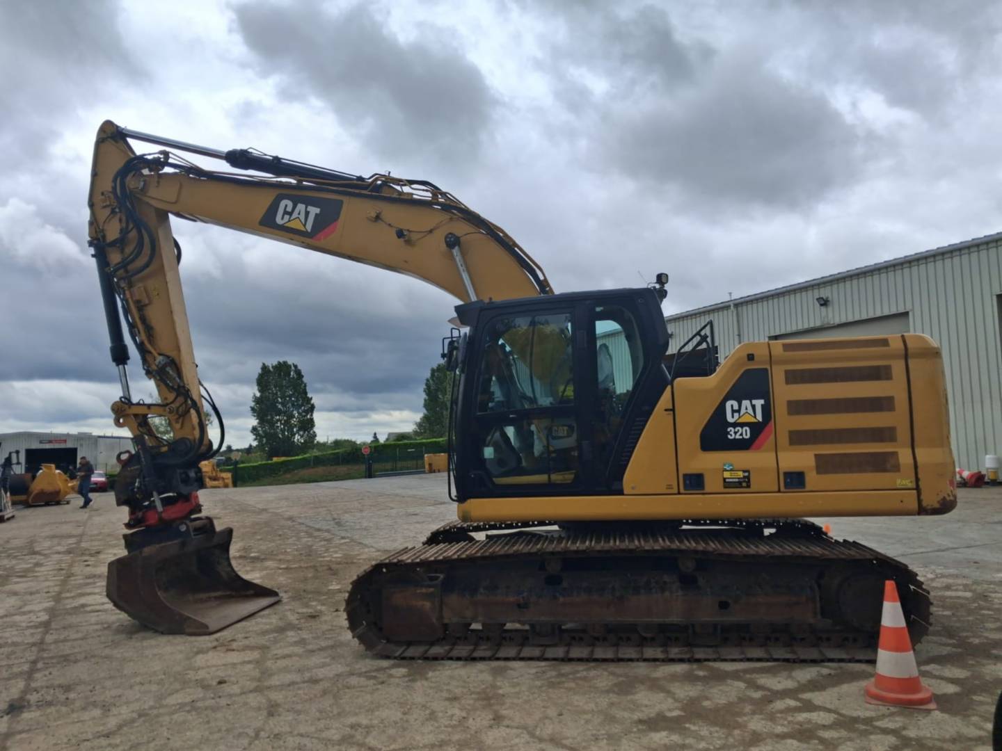 CAT 320
