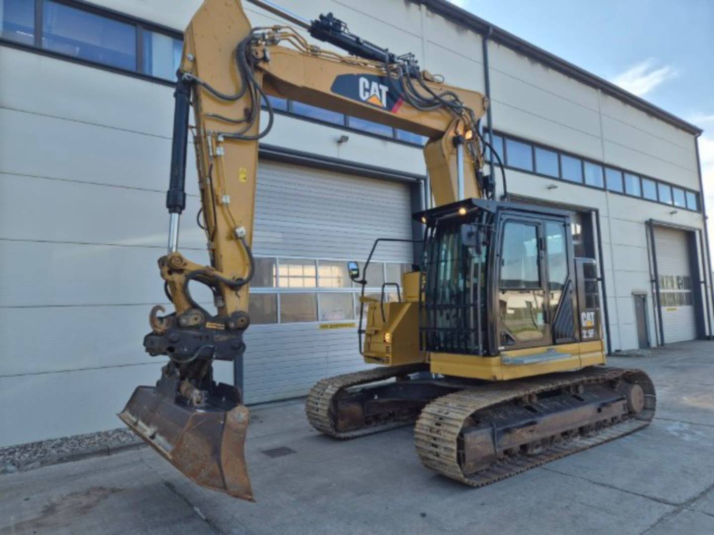 CAT 325FLCR